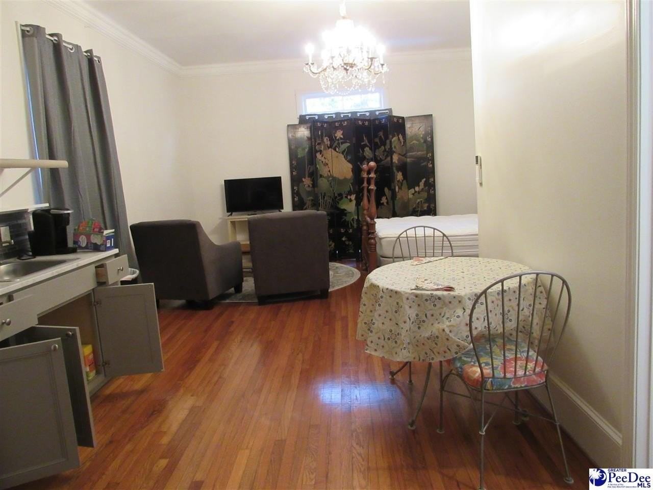 500D W Pine St - Photo 4 of 8