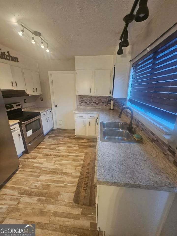 2753 Whitewater Ct - Photo 4 of 11