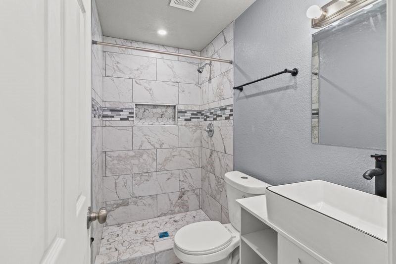 308 Marshall Aly - Photo 3 of 14