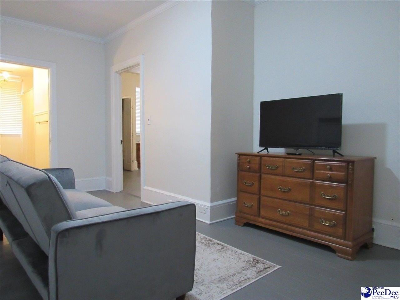 500B W Pine St - Photo 4 of 10