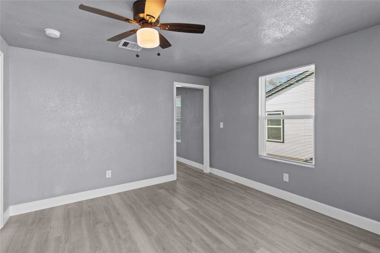 405 N Erskine St - Photo 4 of 17