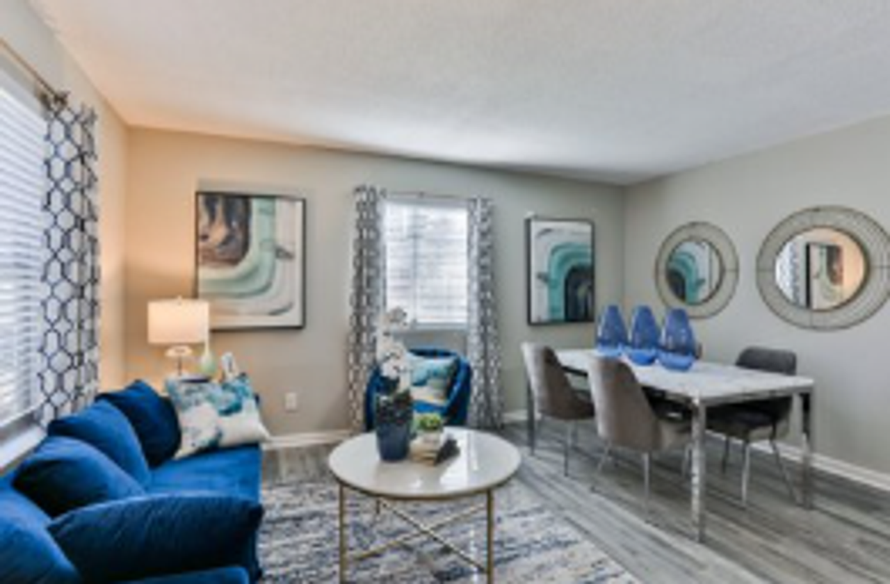 Premier - Photo 2 of 7