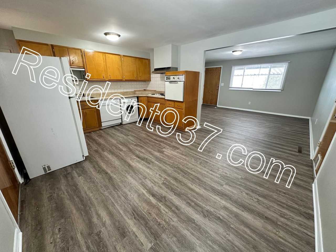 5708 Benedict Rd - Photo 4 of 14