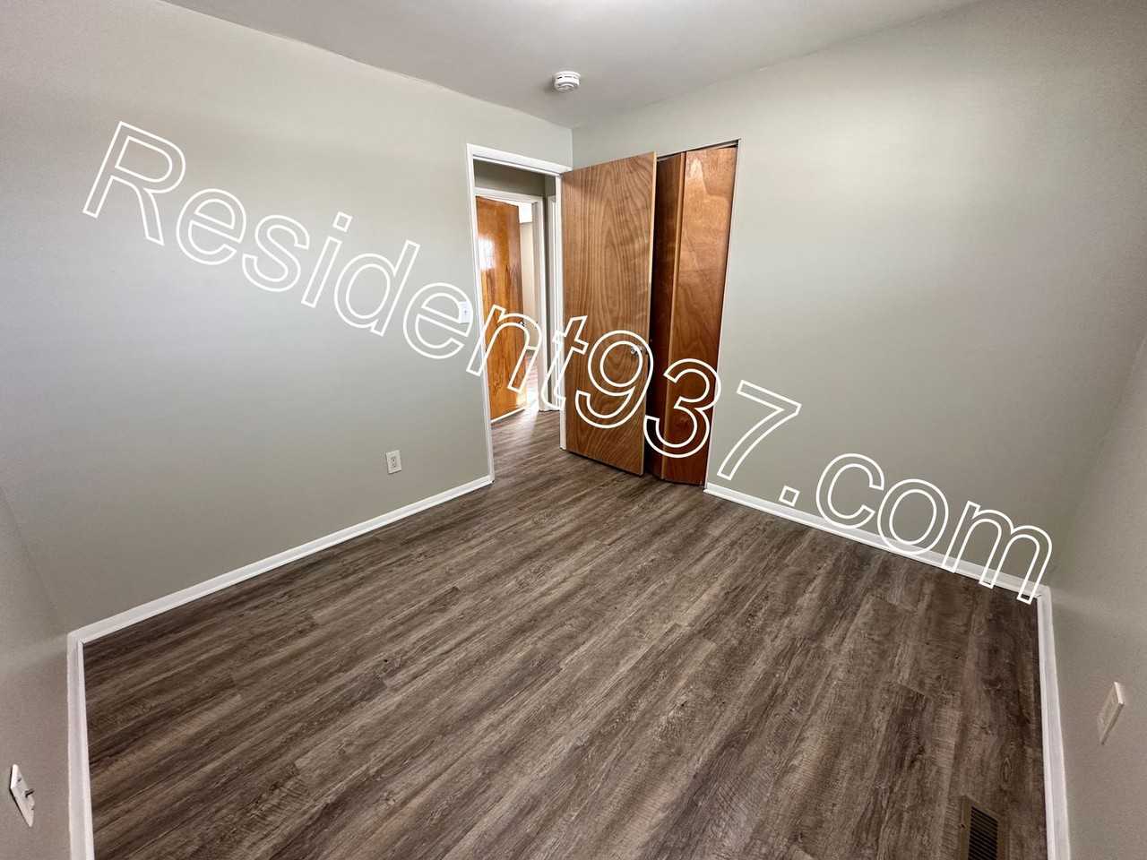 5708 Benedict Rd - Photo 7 of 14