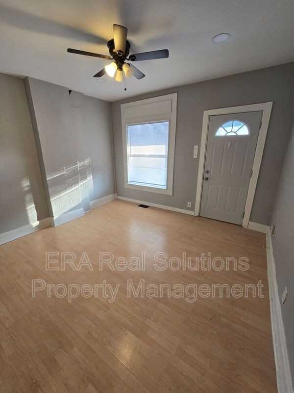 1879 Bruck St - Photo 3 of 17