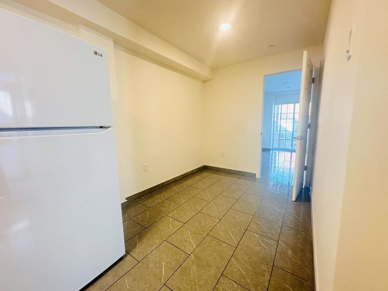 265 Rudyard Street #1F - Photo 3 of 4