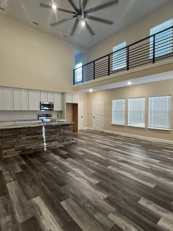 1306 Johnson Bend Rd #2 - Photo 3 of 25