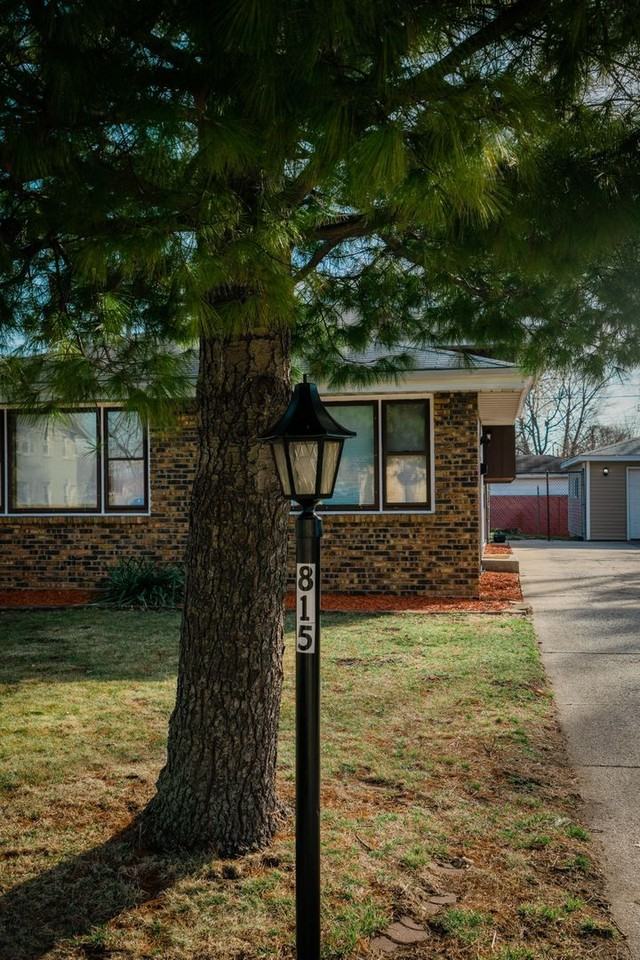 815 N Elmer St - Photo 2 of 39