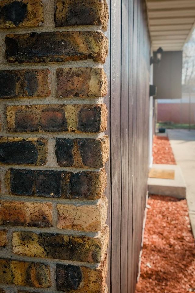 815 N Elmer St - Photo 3 of 39