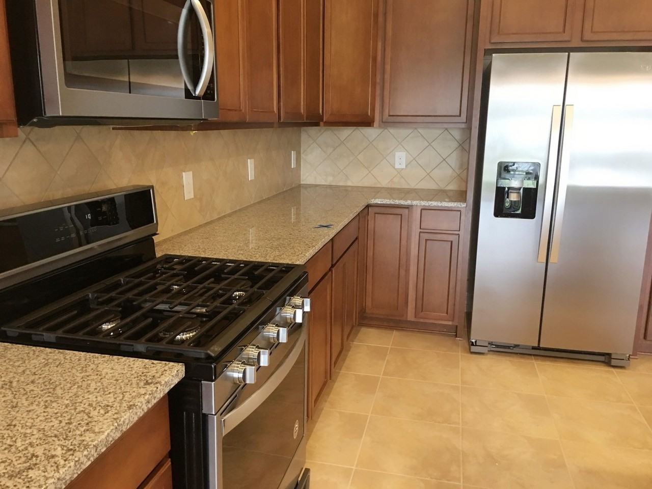 11625 Meadow Grove Cir - Photo 5 of 25