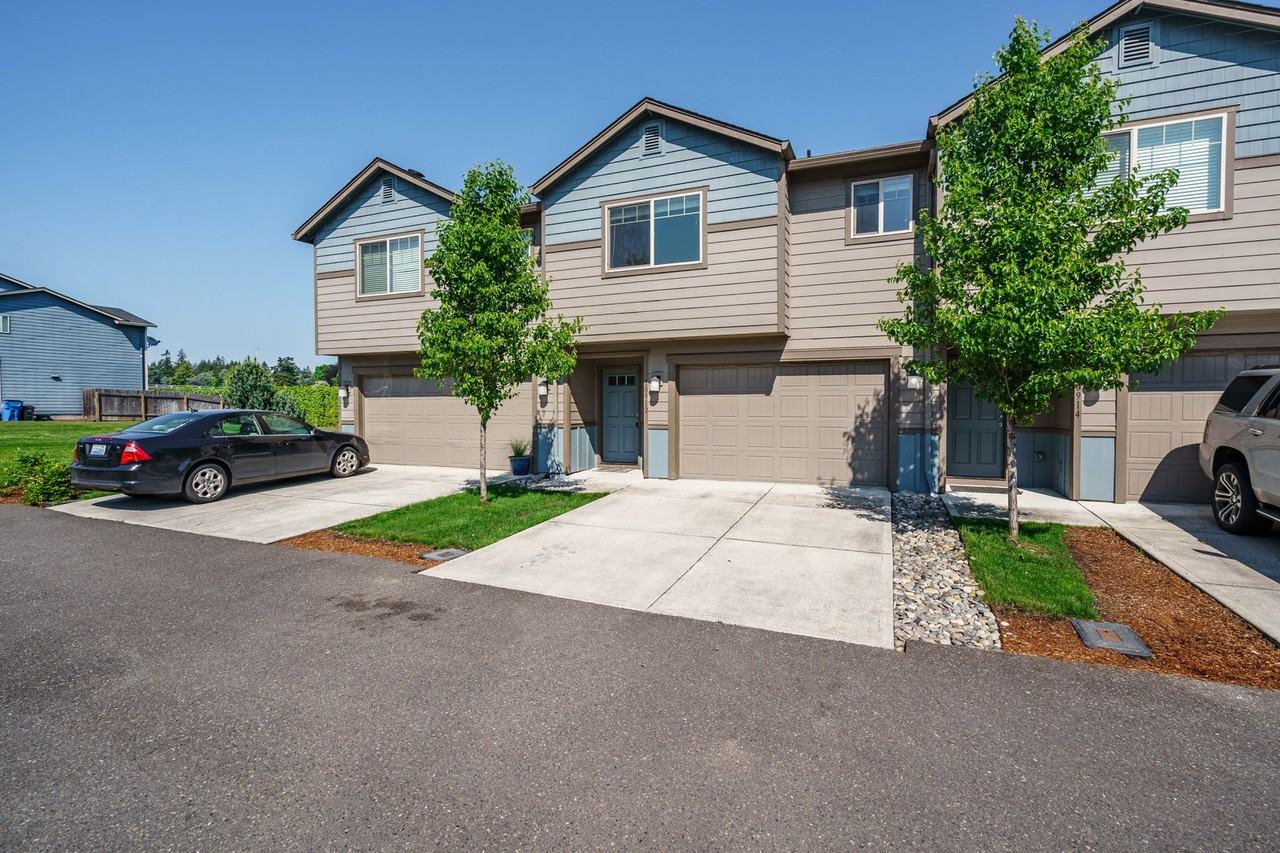 10912 Ne 8th Cir - Photo 3 of 39