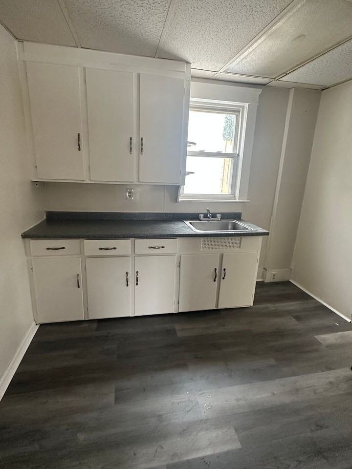 872 E Crosier St - Photo 2 of 9