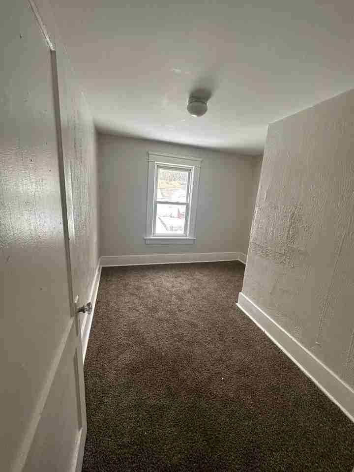 872 E Crosier St - Photo 7 of 9