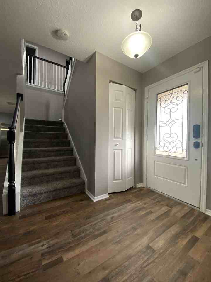 548 Aeolian Drive - Photo 4 of 44