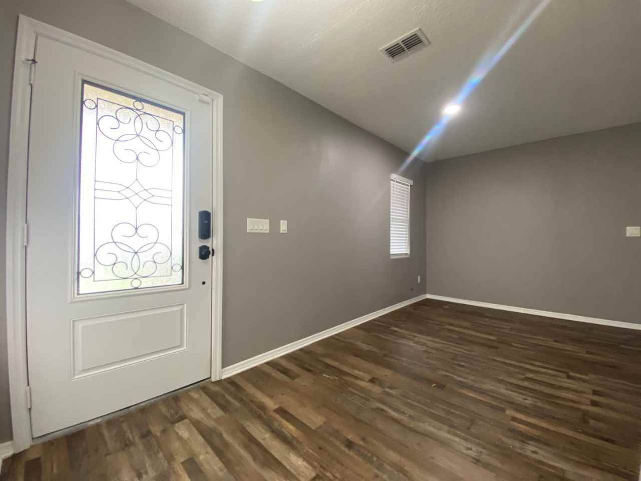 548 Aeolian Drive - Photo 5 of 44