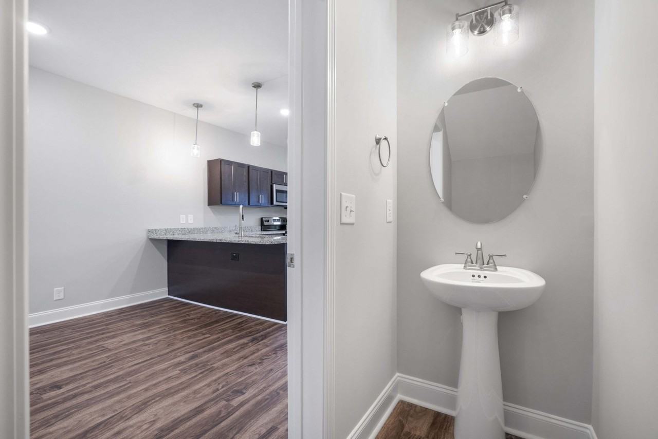 955 Professional Park Dr - Photo 4 of 50