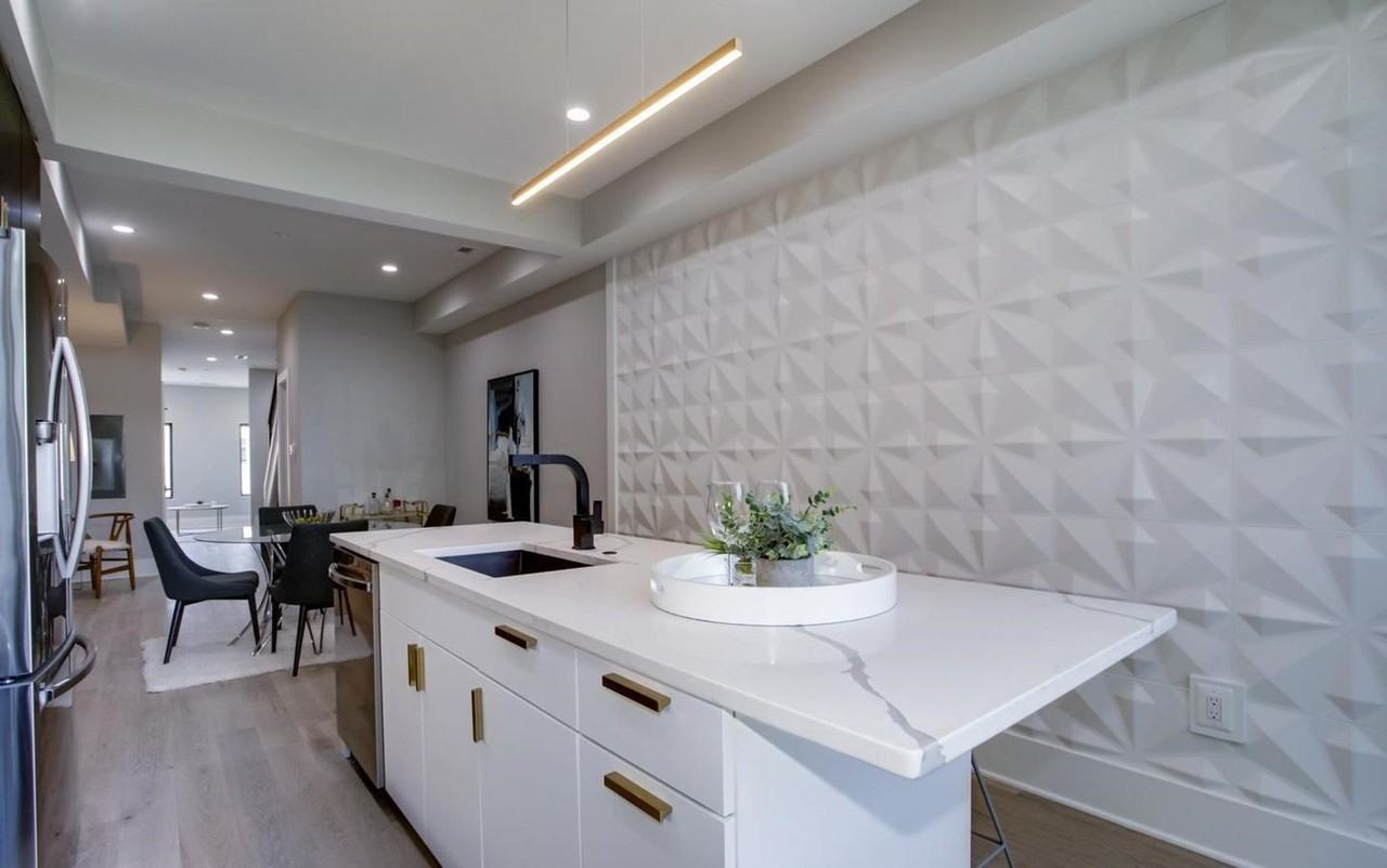 1615 6th St Nw #2 - Photo 4 of 21