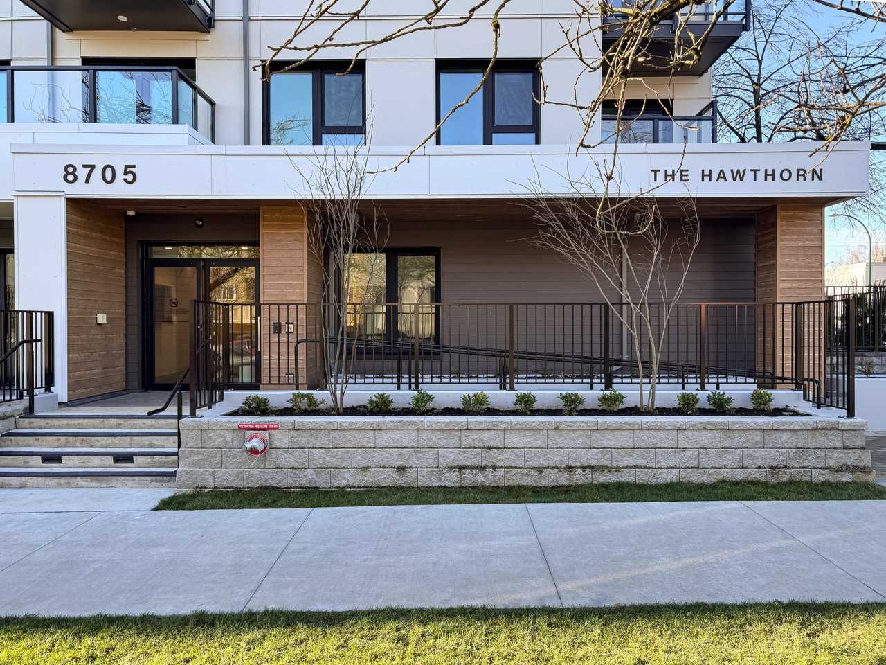 The HAWTHORN - Photo 4 of 38