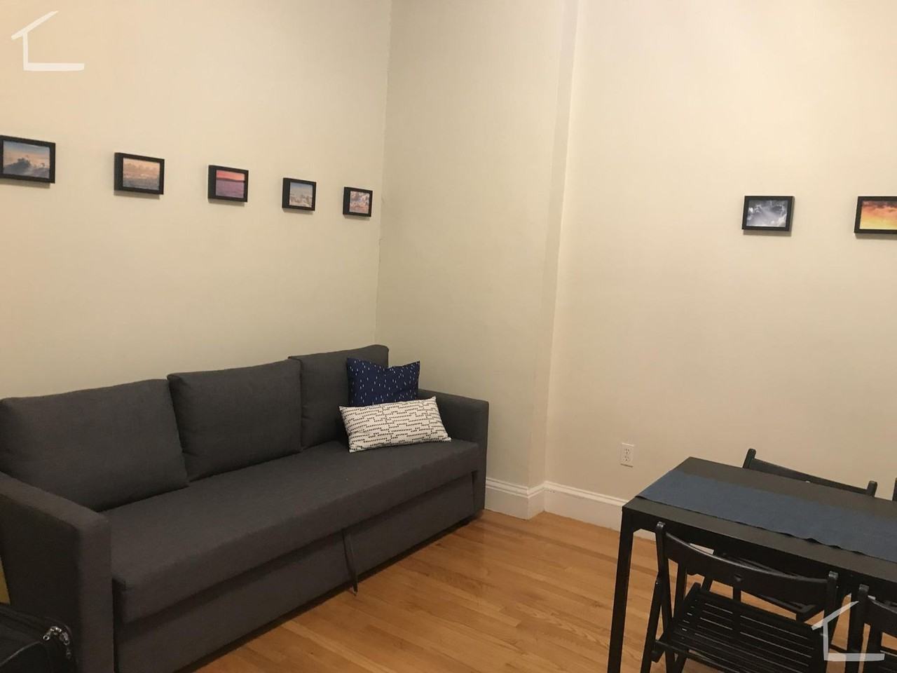 41 Bay State Rd - Photo 4 of 7