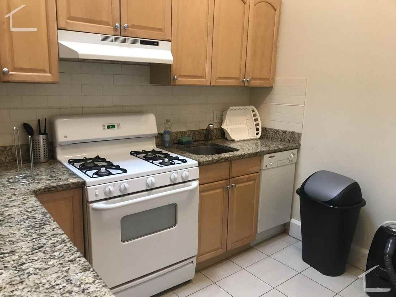 41 Bay State Rd - Photo 7 of 7