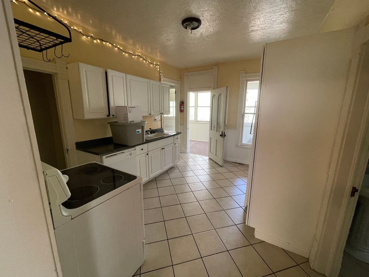 1229 12th St - Photo 7 of 10