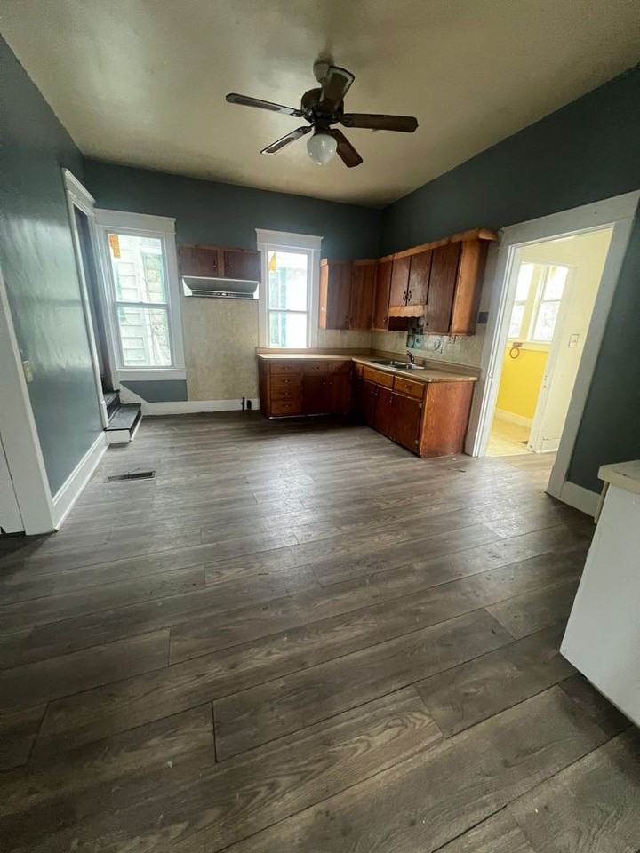 215 Boyleston Ave - Photo 3 of 7