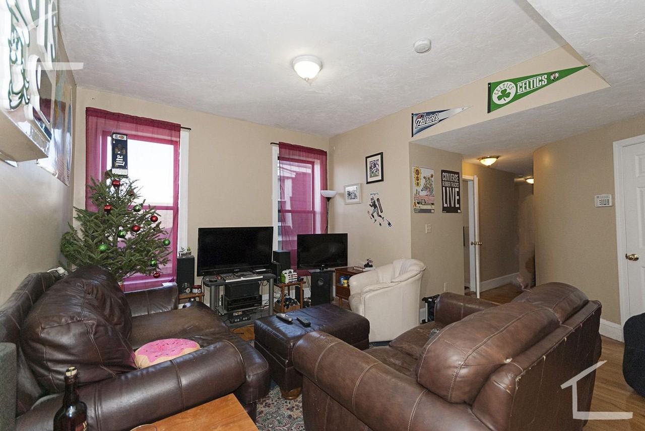 21 Highgate Street - Photo 2 of 6