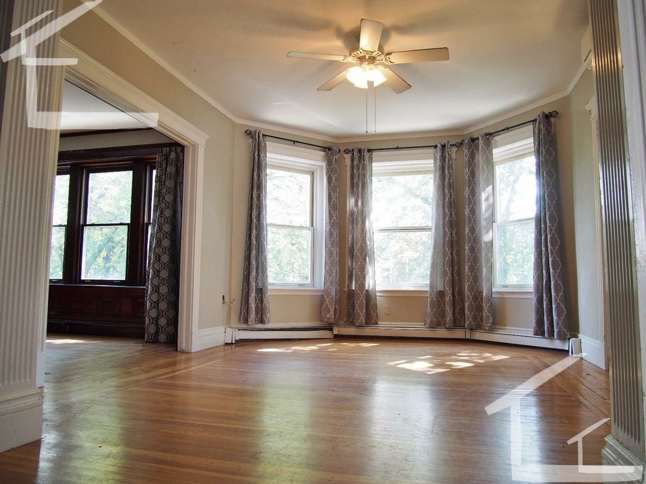 22 Euston St - Photo 5 of 10