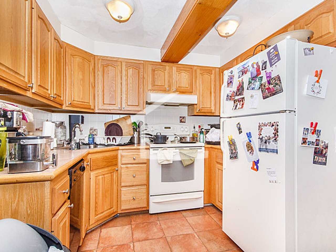 39 Charles St - Photo 3 of 9