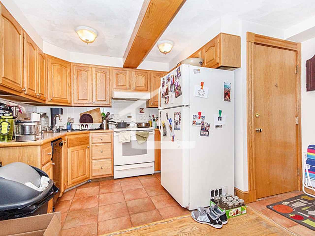 39 Charles St - Photo 4 of 9