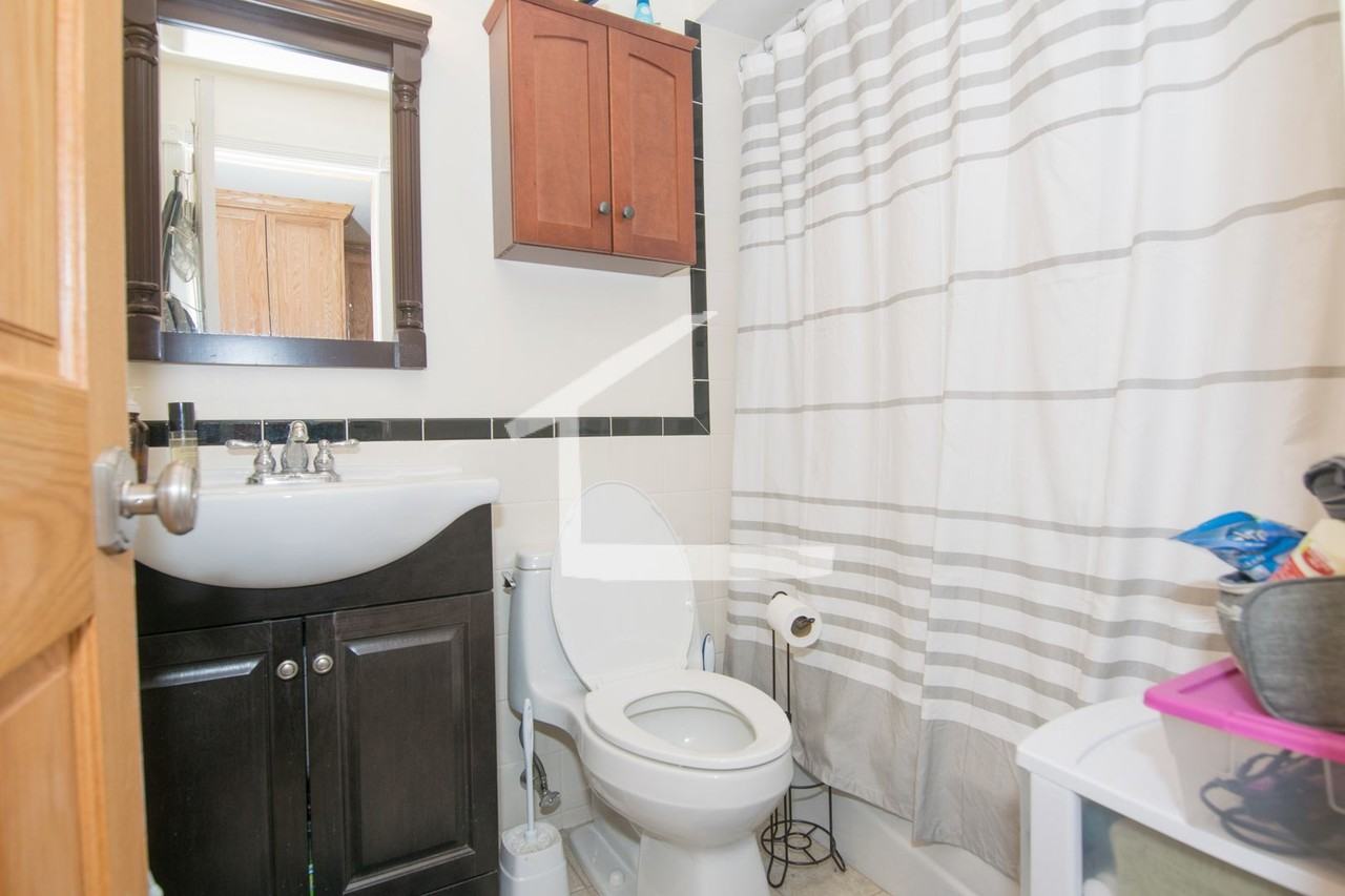 16 S Russell St - Photo 5 of 8