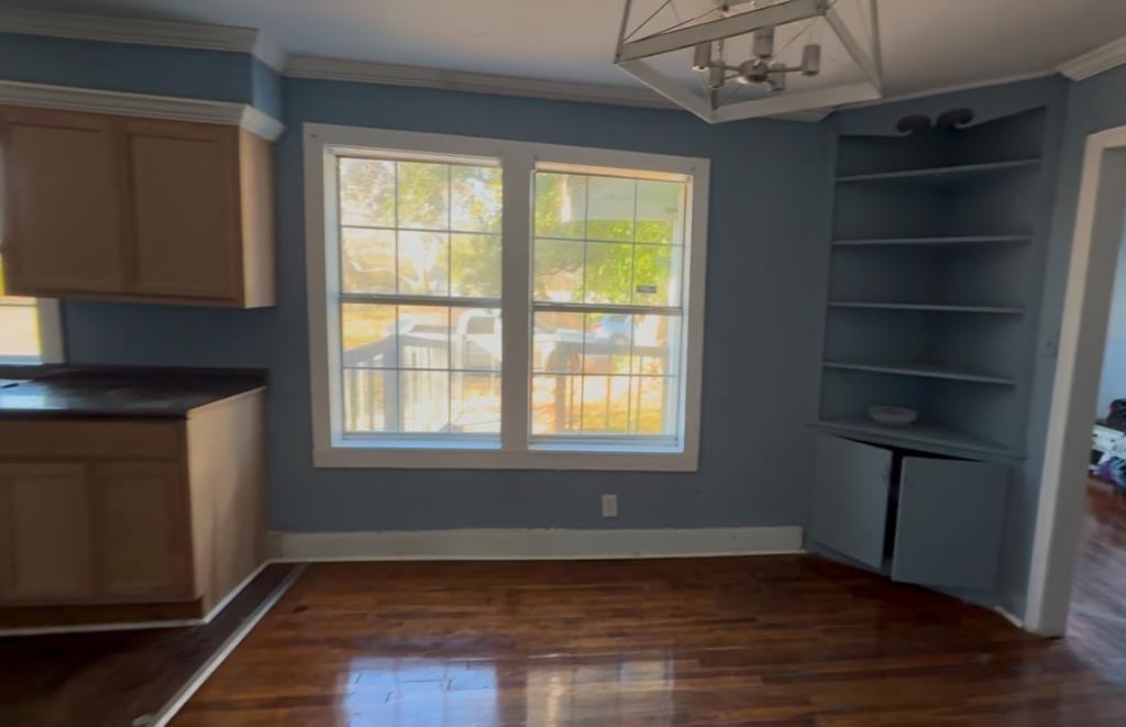 307 E Ridgeway St - Photo 3 of 5