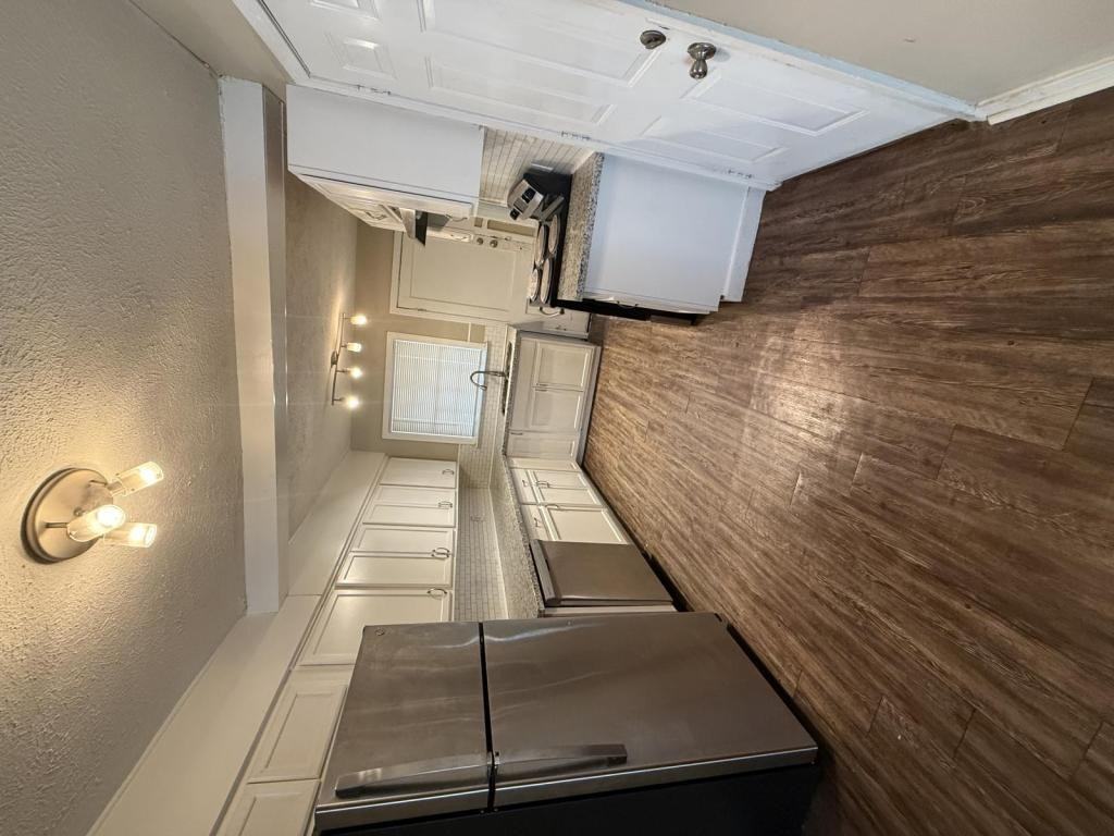 4170 Plaza Street - Photo 6 of 9