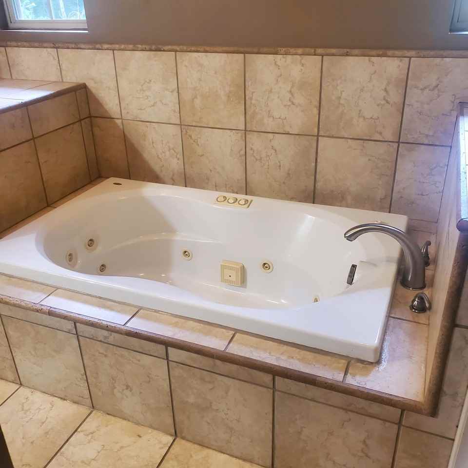12607 Matthew Ln - Photo 2 of 10