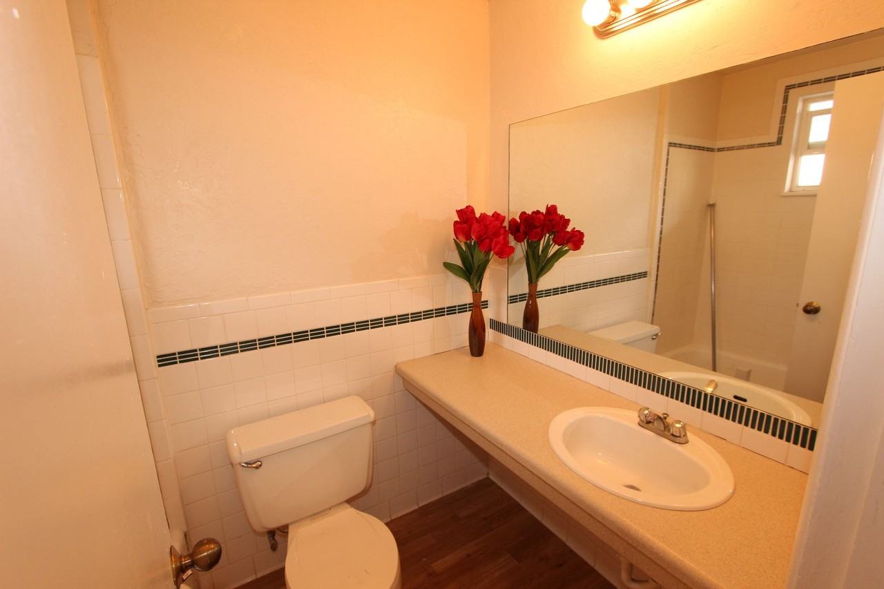 ONLY $795 ****Rarely Available **** All Utilities Included**** - Photo 3 of 29