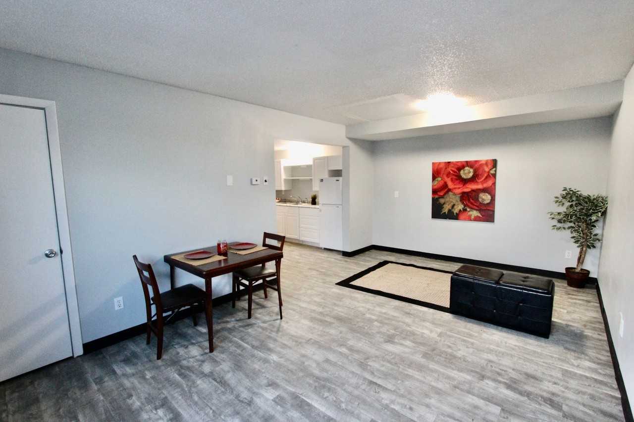 1222 Elm Ave - Photo 2 of 15