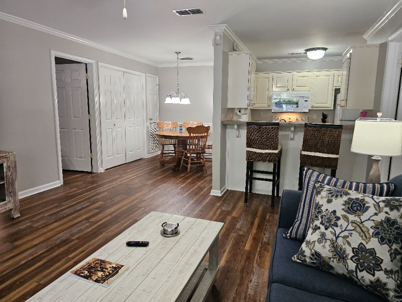 904 N Montgomery St #43 - Photo 4 of 20