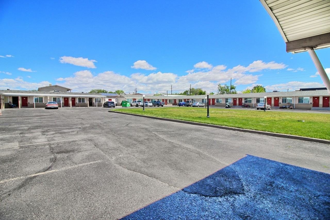 ONLY $795 ****Rarely Available **** All Utilities Included**** - Photo 3 of 25