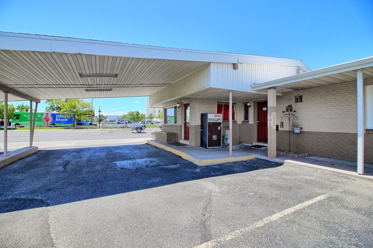 ONLY $795 ****Rarely Available **** All Utilities Included**** - Photo 5 of 25