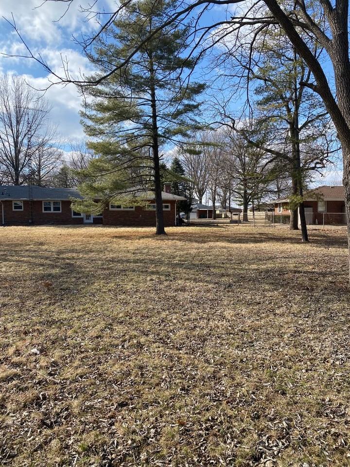 4 Lansing Dr - Photo 6 of 50