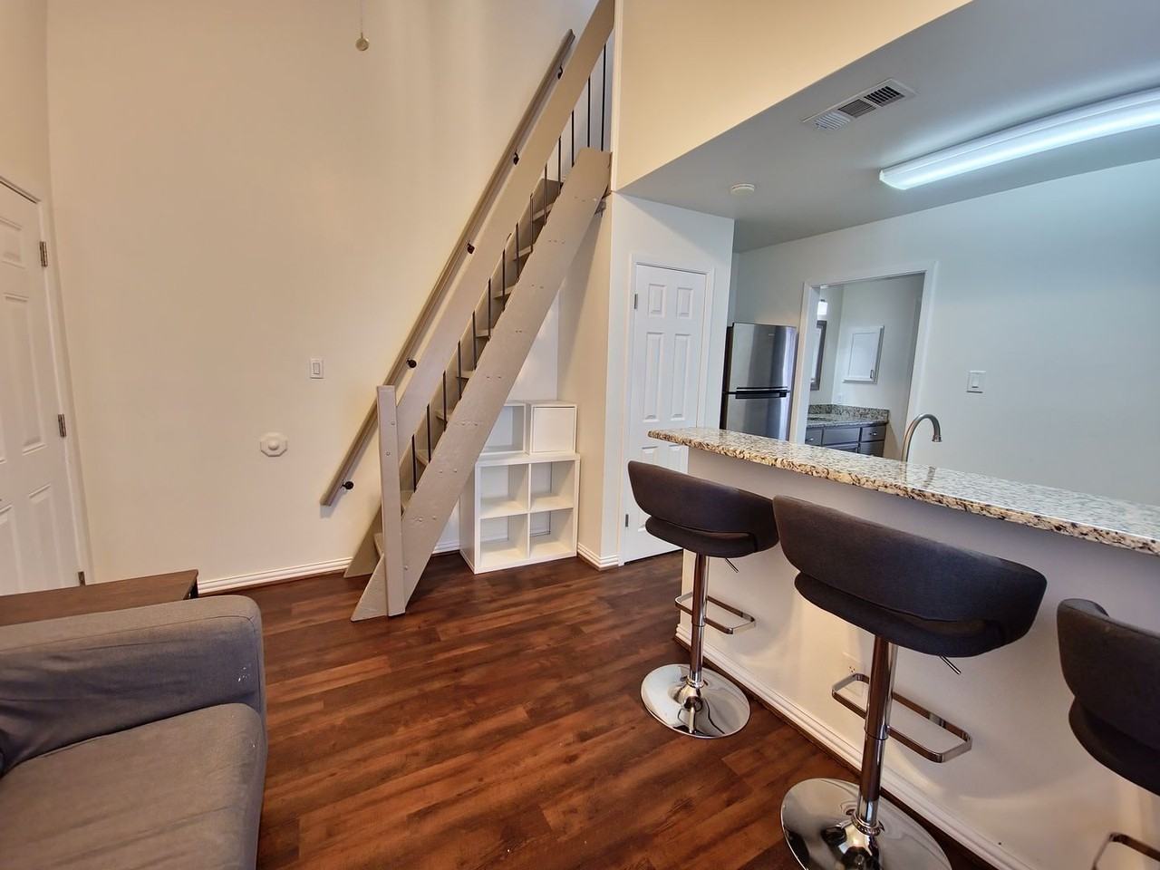 2313 Longview St - Photo 2 of 12