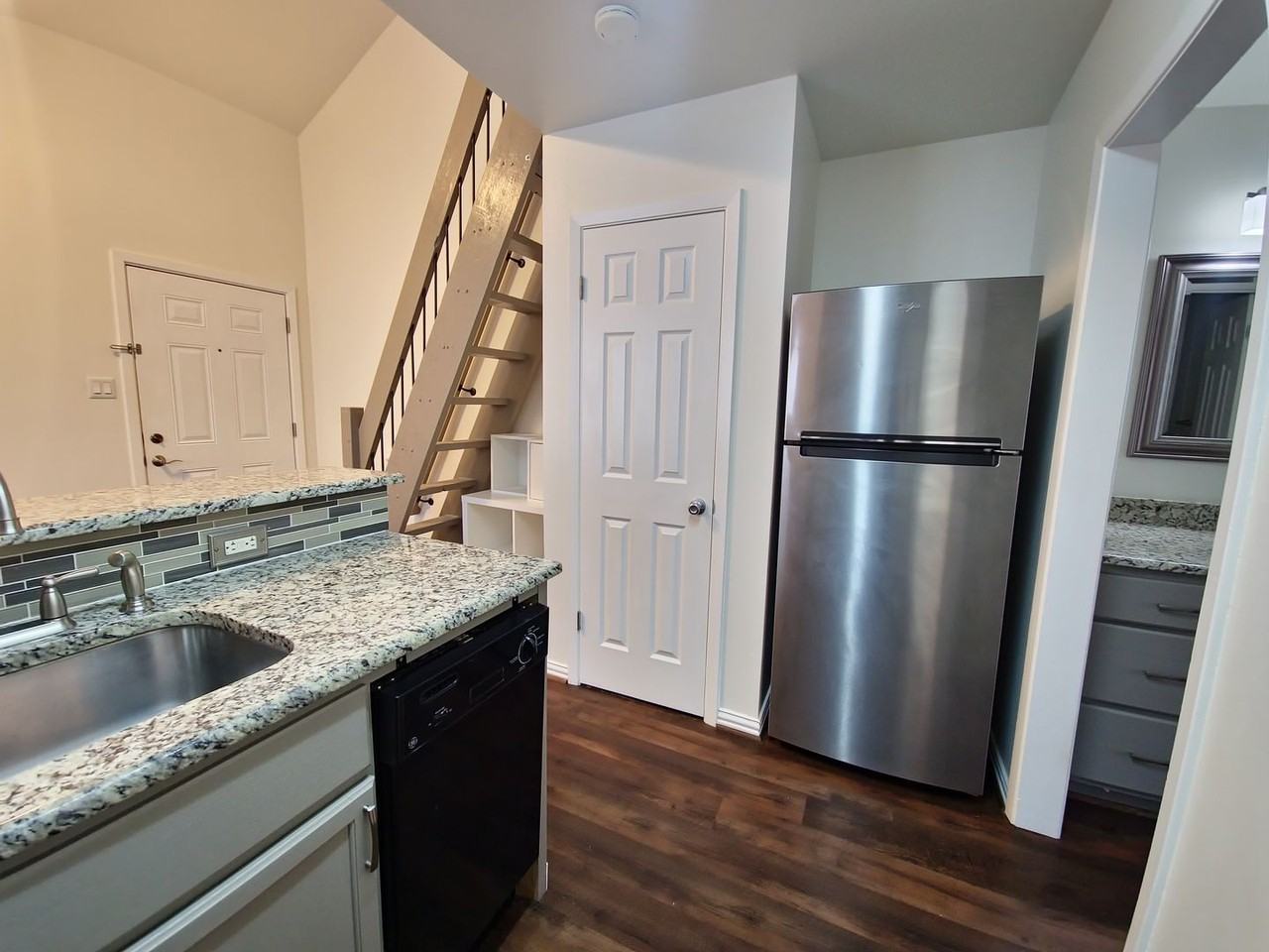 2313 Longview St - Photo 5 of 12