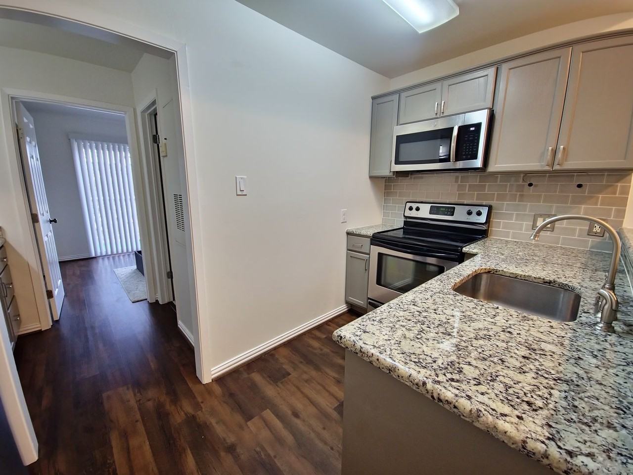 2313 Longview St - Photo 6 of 12