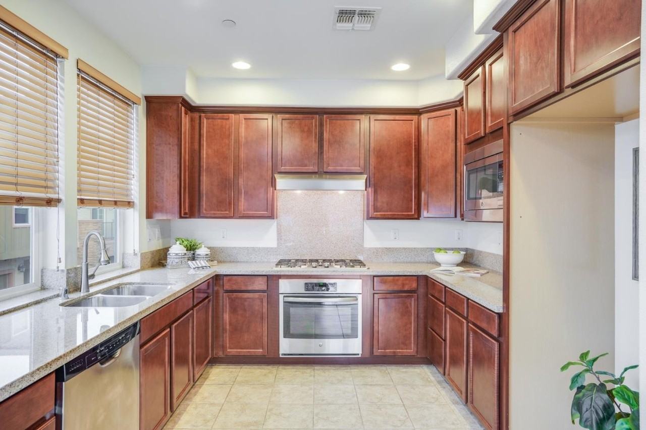 3220 Yucca Ave #1 - Photo 2 of 32