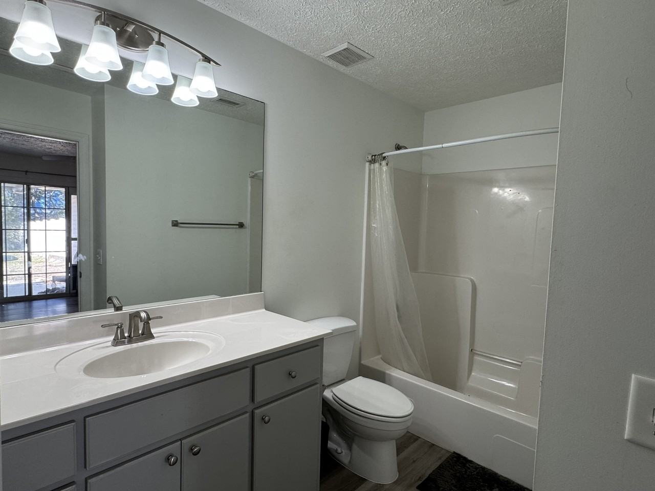 706 Avenue C #B - Photo 5 of 12