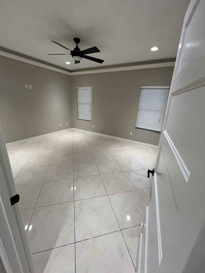 3421 Featherie St #NA - Photo 2 of 24