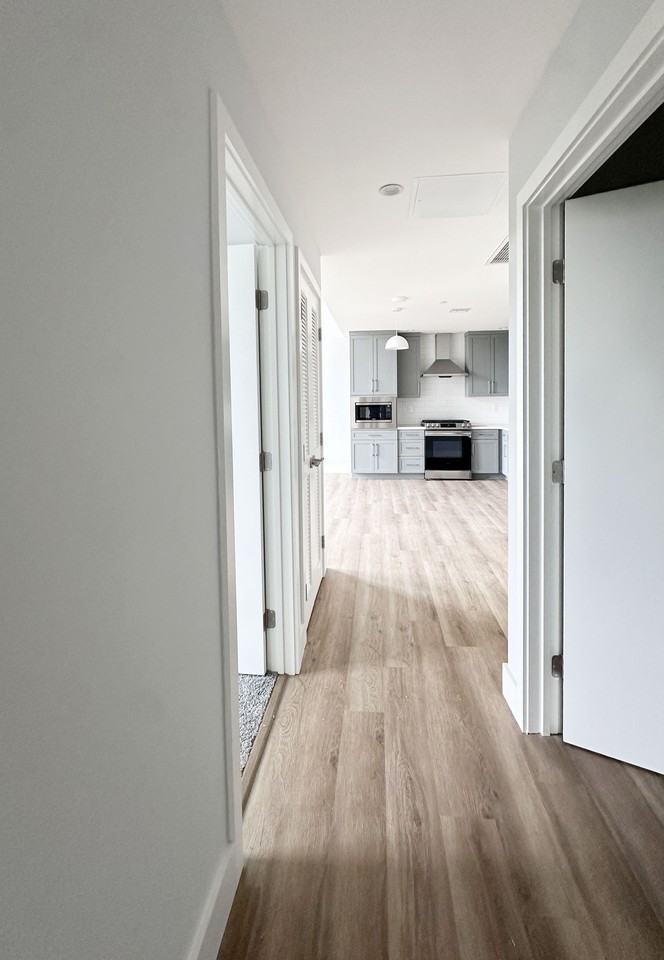 101 Alhambra Square - Photo 3 of 48