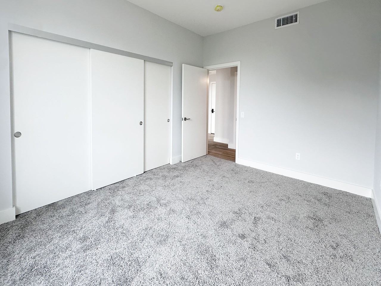 101 Alhambra Square - Photo 6 of 48