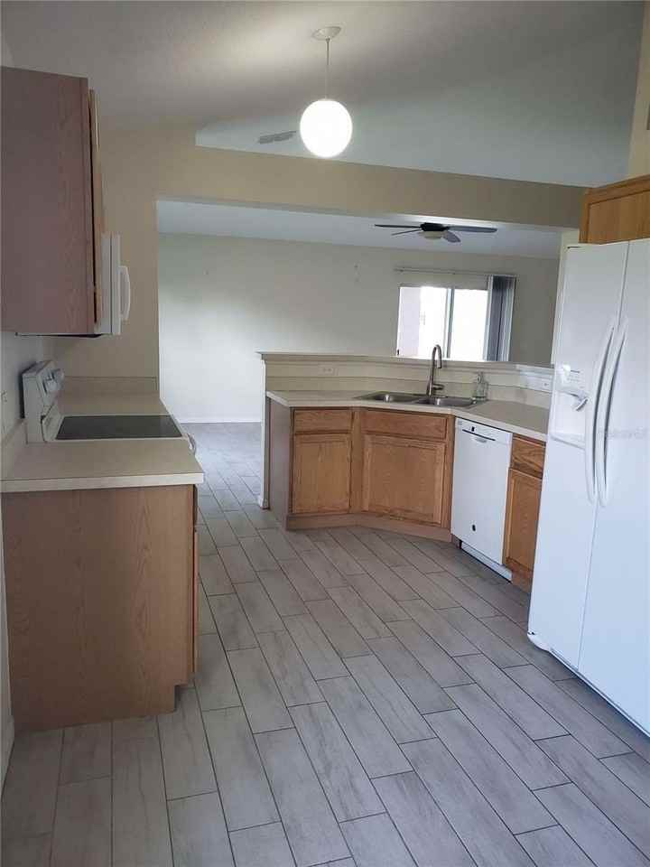 2735 Suncoast Lakes Boulevard - Photo 5 of 13