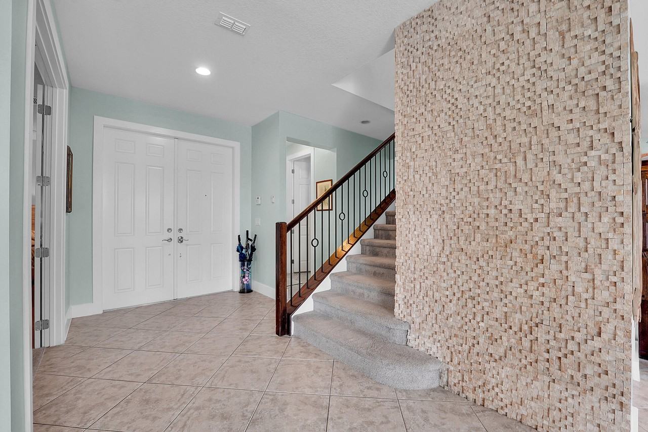 11240 Sw Wyndham Way - Photo 5 of 50